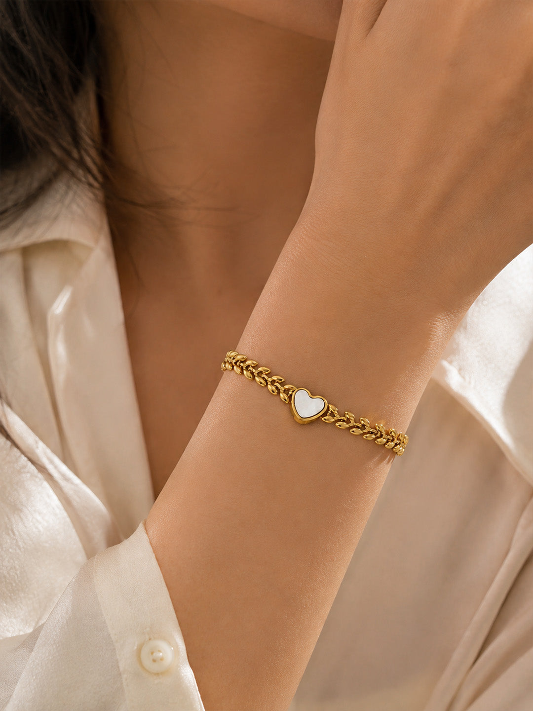 Veyra Twist Bracelet