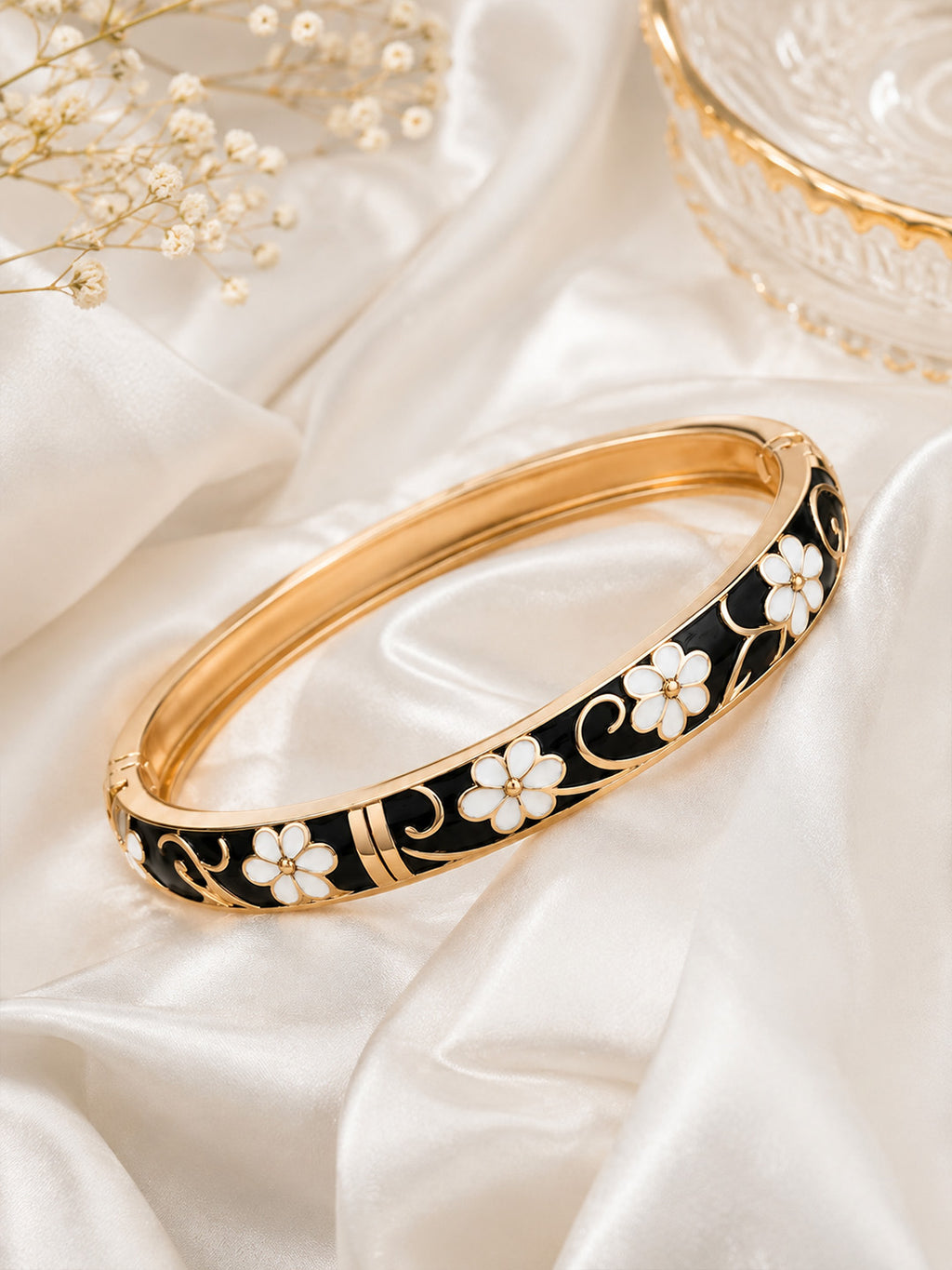 Midnight Daisy Bangle