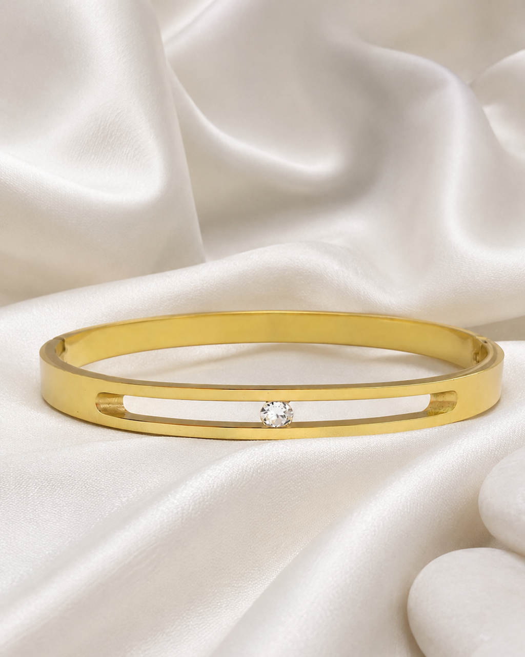 Solitaire Horizon Bangle