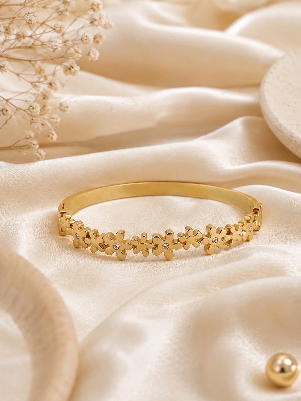 Daisy Bloom Bangle
