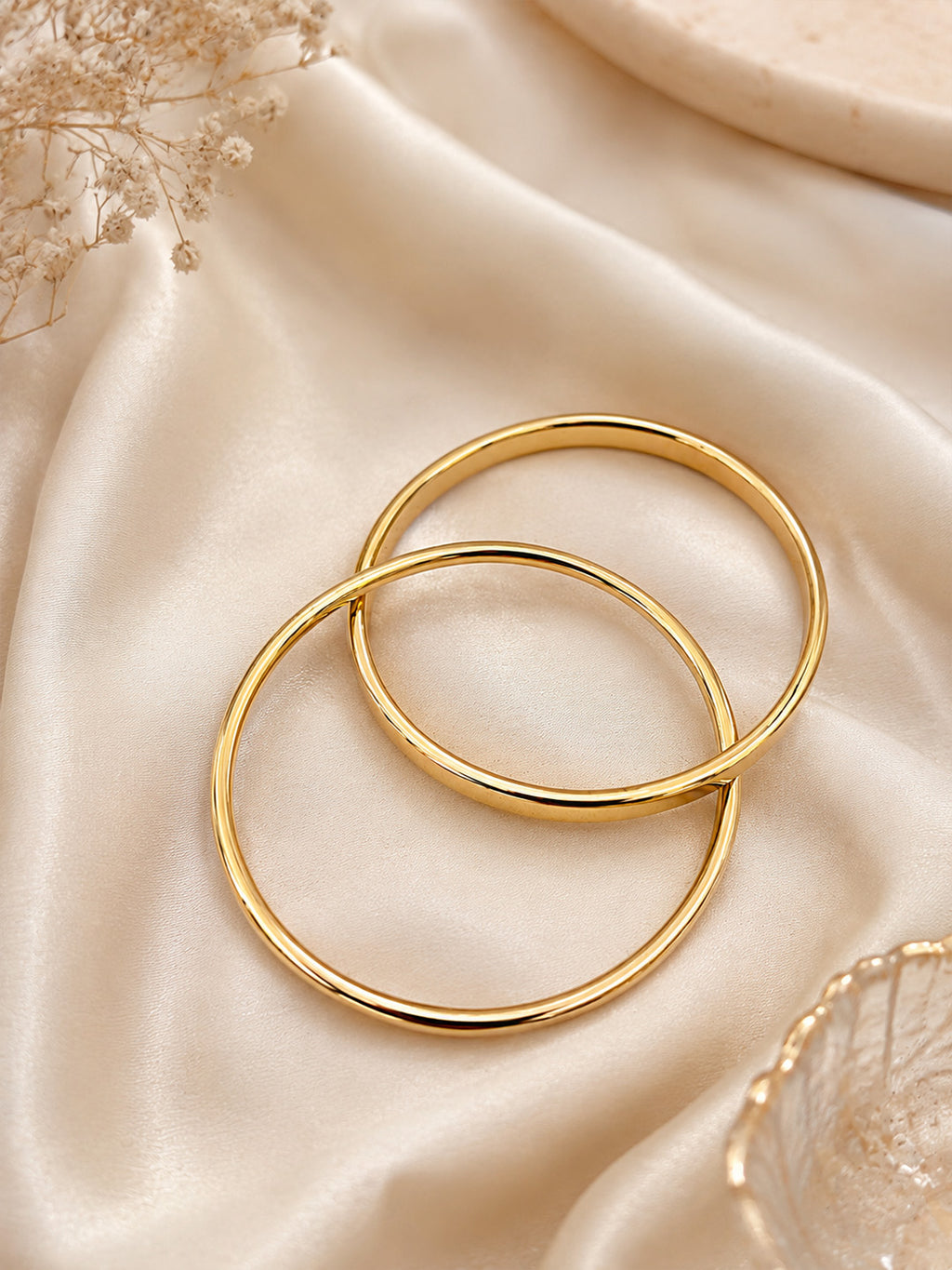 Slim Polished Gold Bangle